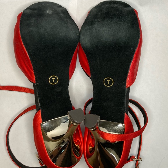 *SOLD ELSEWHERE* Red satin GFranco Latin dance shoes - Picture 9 of 10